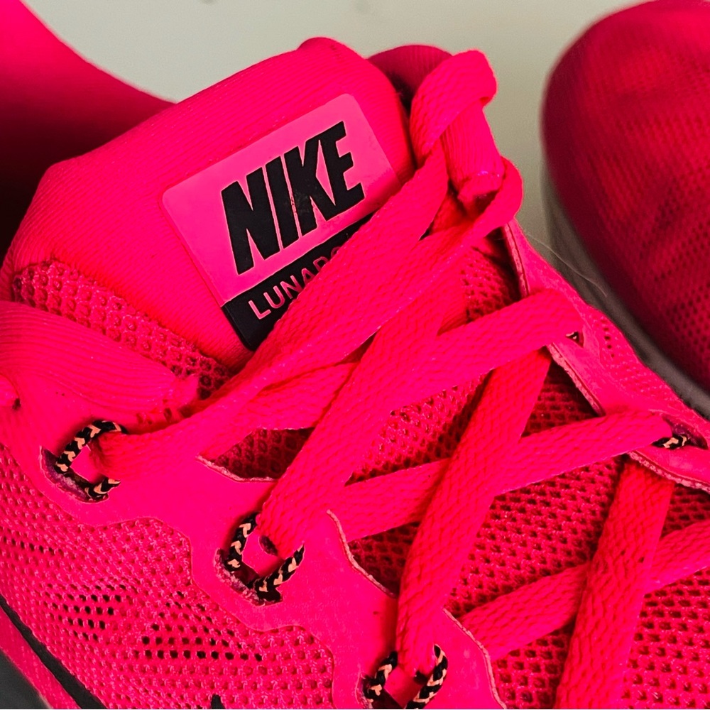 Nike Pink and Black Athletic Shoes Modern Design - Picture 6 of 11